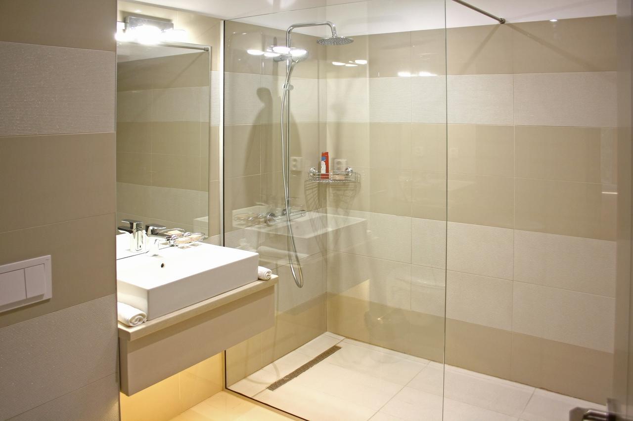 Nemo Hotel Brăila Екстериор снимка