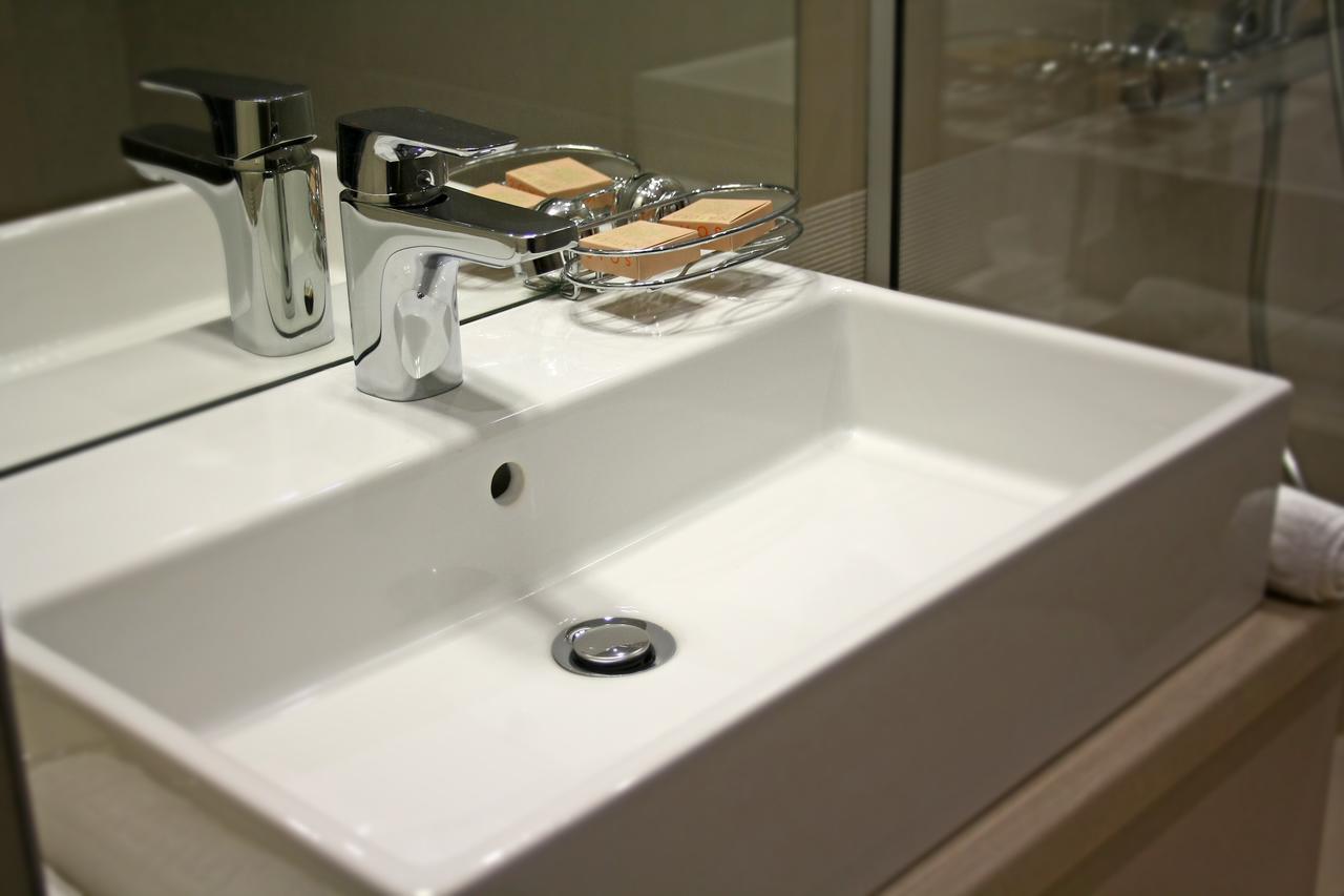 Nemo Hotel Brăila Екстериор снимка
