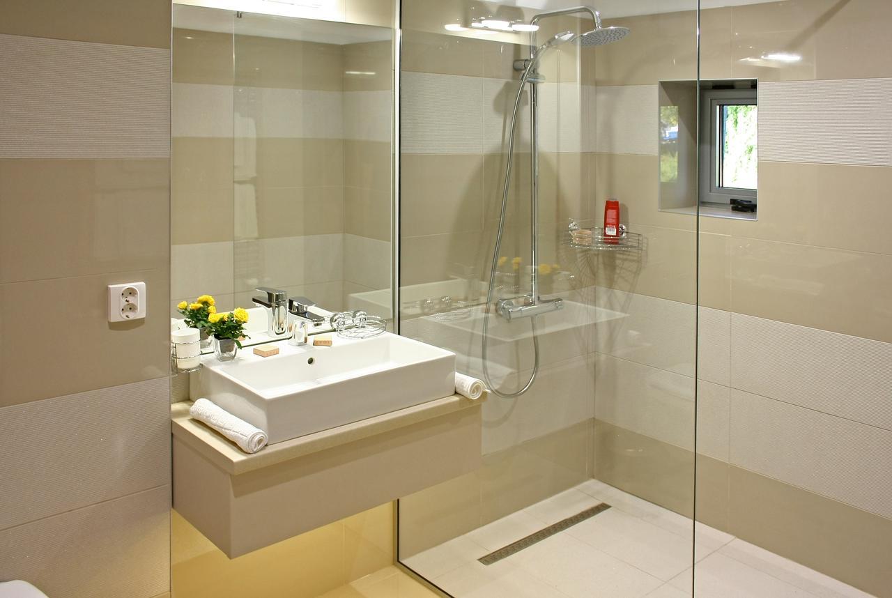 Nemo Hotel Brăila Екстериор снимка