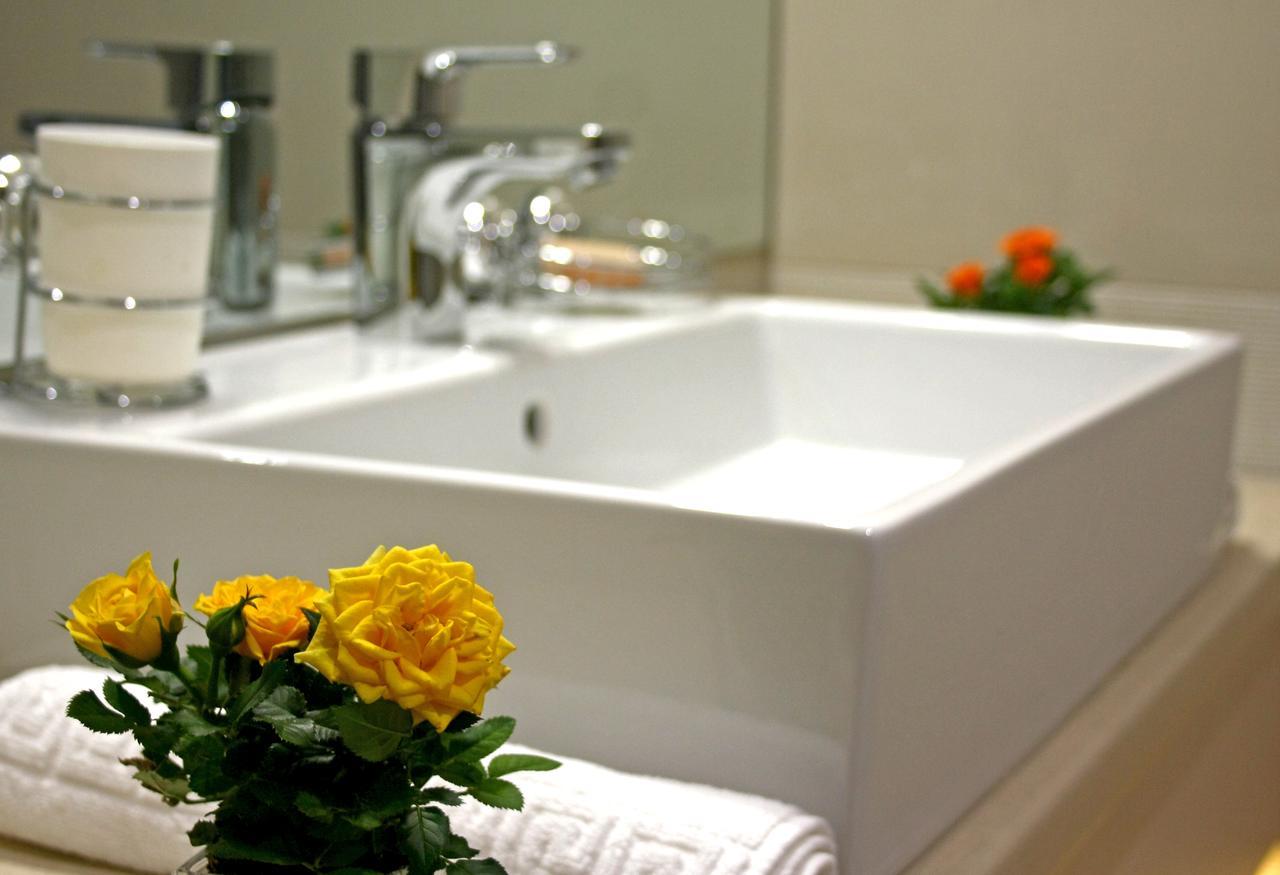 Nemo Hotel Brăila Екстериор снимка