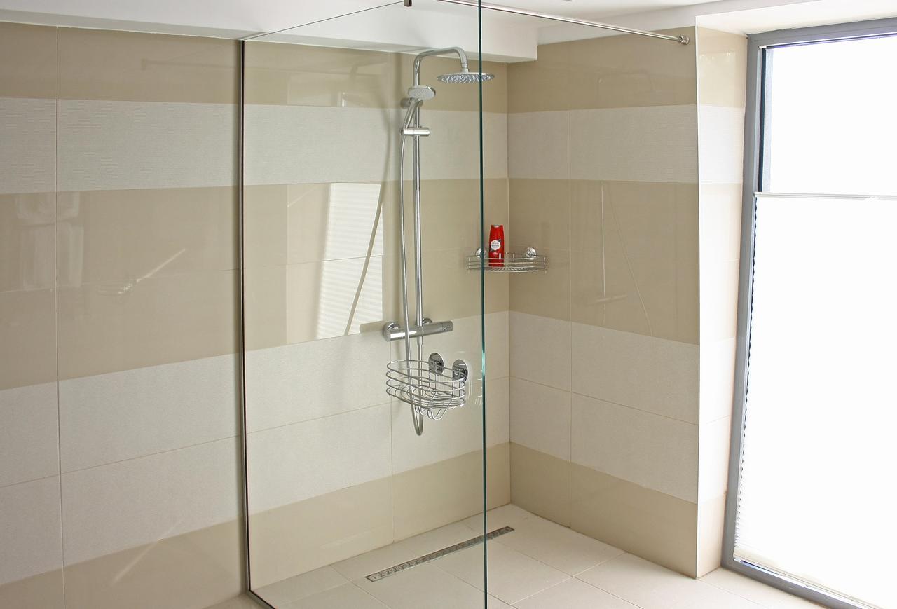 Nemo Hotel Brăila Екстериор снимка