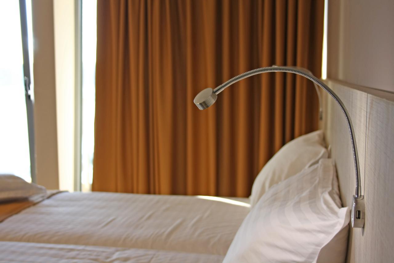 Nemo Hotel Brăila Екстериор снимка