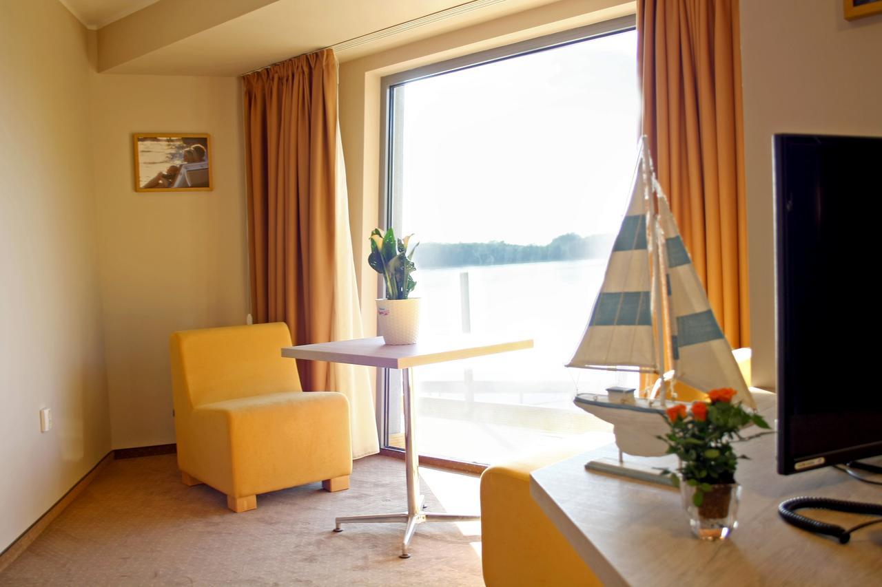 Nemo Hotel Brăila Екстериор снимка